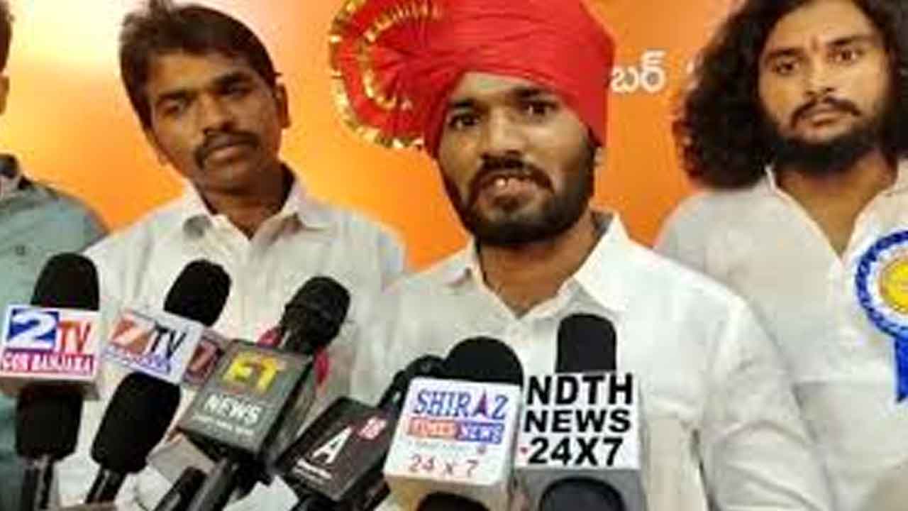 లంబాడాలకు మంత్రి పదవి ఇవ్వాలి