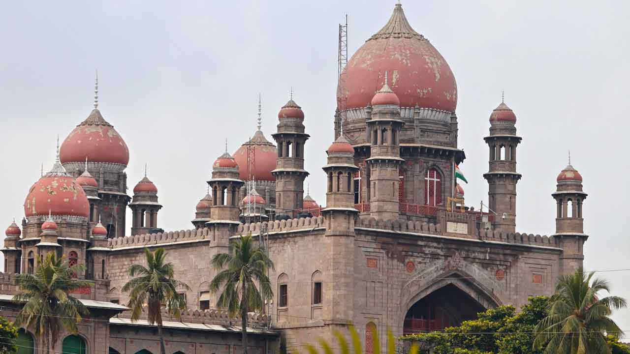 అనురాగ్‌ వర్సిటీపై చర్యలొద్దు