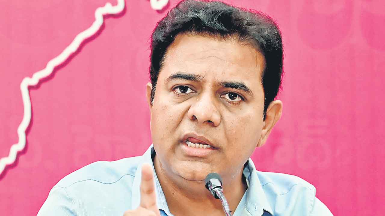 దళిత మహిళపై థర్డ్‌ డిగ్రీ.. సిగ్గు సిగ్గు