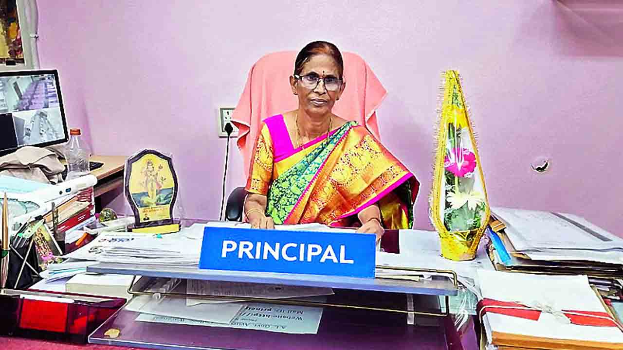 ఆయుర్వేద వైద్య కళాశాల ప్రిన్సిపాల్‌గా డాక్టర్‌ అనసూయ