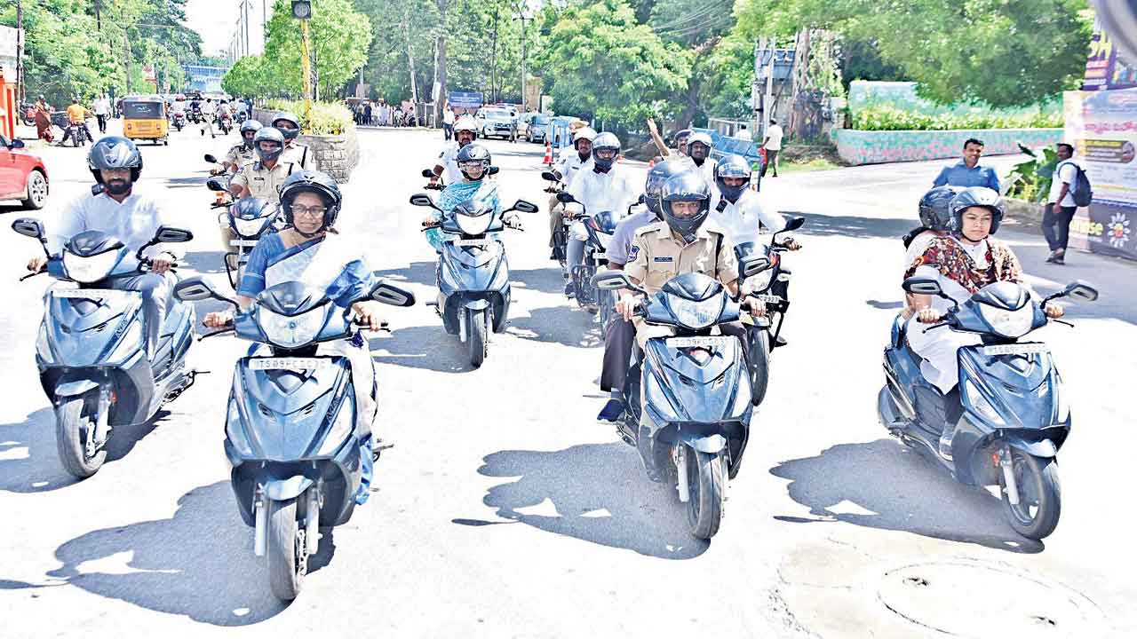 జిల్లా జడ్జి సునీత కుంచాల