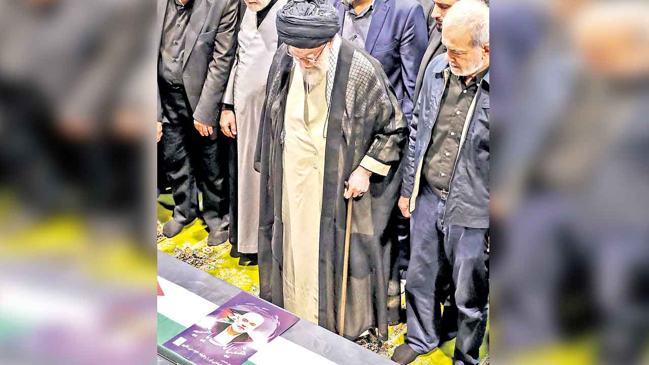 Iran | ఇజ్రాయెల్‌పై యుద్ధమే.. ప్రత్యక్ష దాడికి ఇరాన్‌ సుప్రీం లీడర్‌ ఖమేనీ ఆదేశం