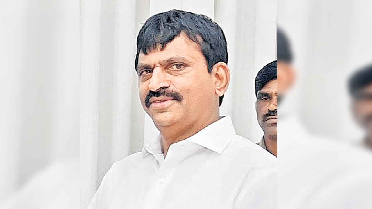 Minister Ponguleti | మౌనమేల మంత్రిగారూ!?.. కొత్త టేపులు తెచ్చి కొలుచుకోండంటివి.. 500 మీటర్ల నిబంధనపై మాట్లాడకపోతివి!