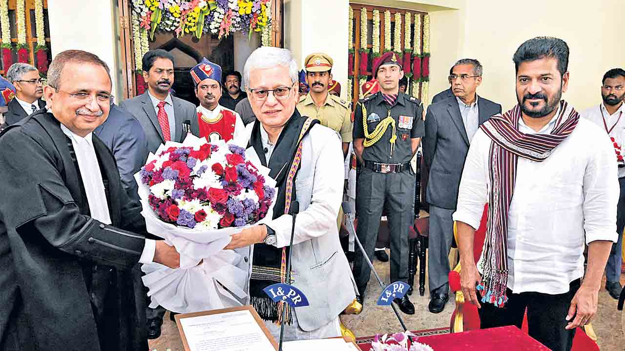 గవర్నర్‌గా జిష్ణుదేవ్‌వర్మ బాధ్యతలు