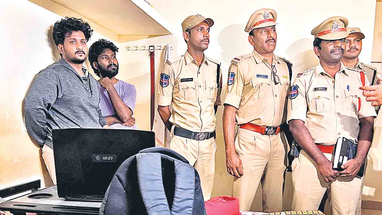 Private Hostels | పని చేయని సీసీ కెమెరాలు.. లేని సెక్యూరిటీ గార్డులు.. ప్రైవేట్‌ హాస్టళ్లలో భద్రత డొల్ల