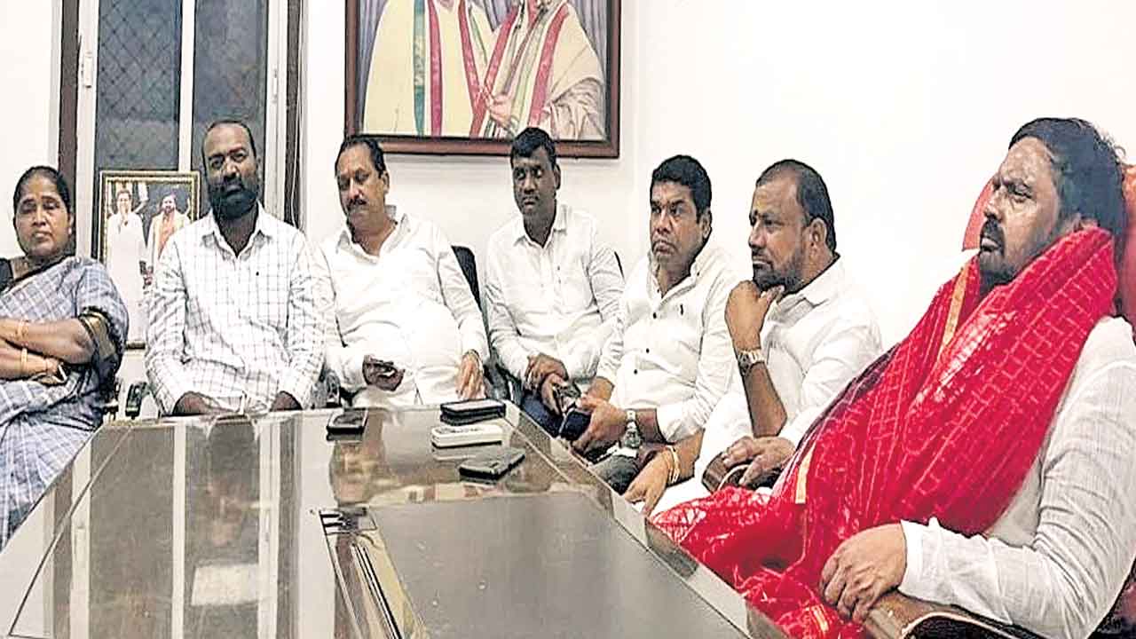 కాంగ్రెస్‌లో గొల్లకురుమల రణభేరి