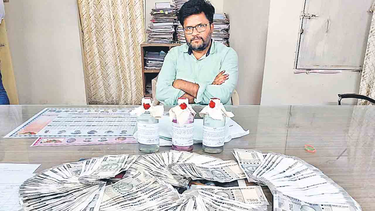 ఏసీబీకి చిక్కిన ఎస్టీవో