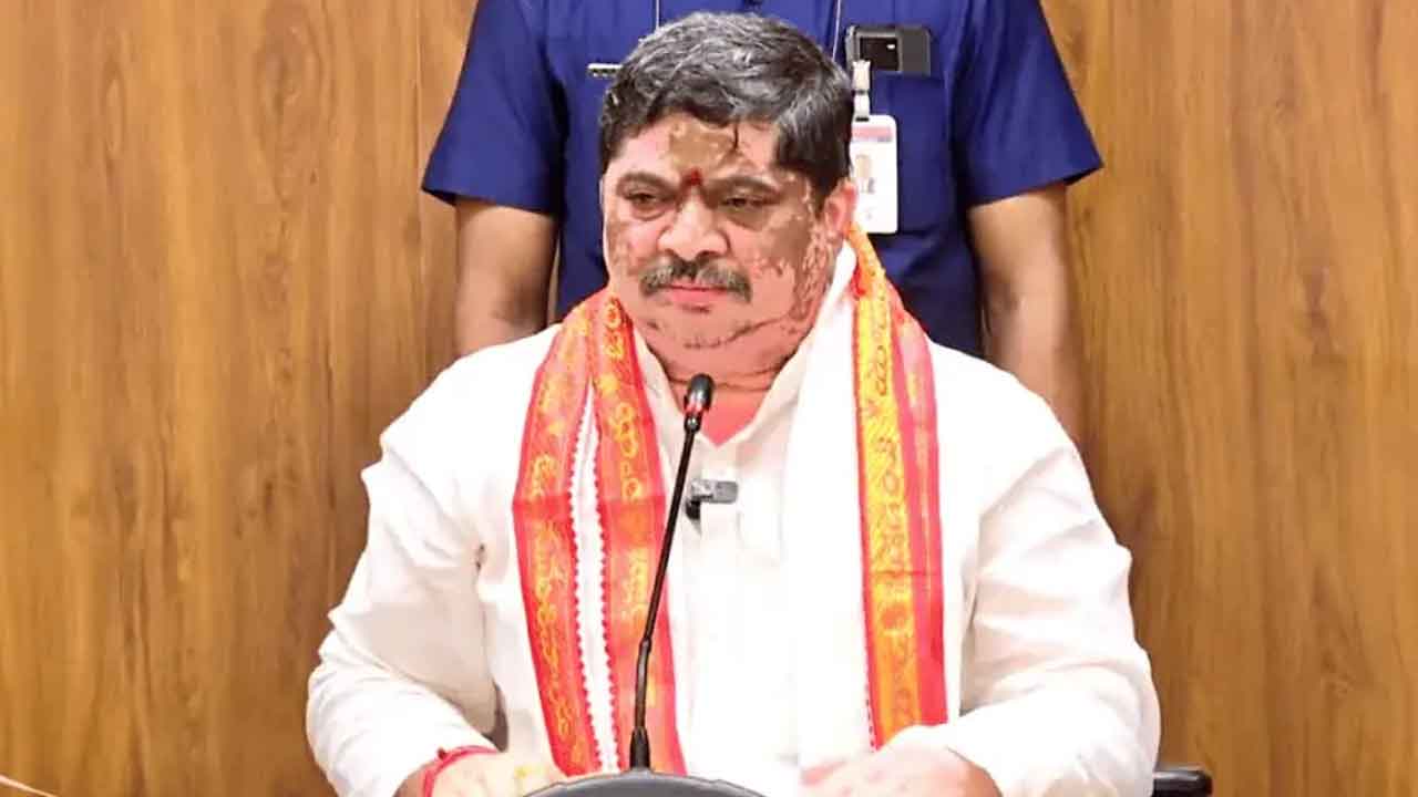 హైవేలపై నడక మార్గాలను పెంచాలి