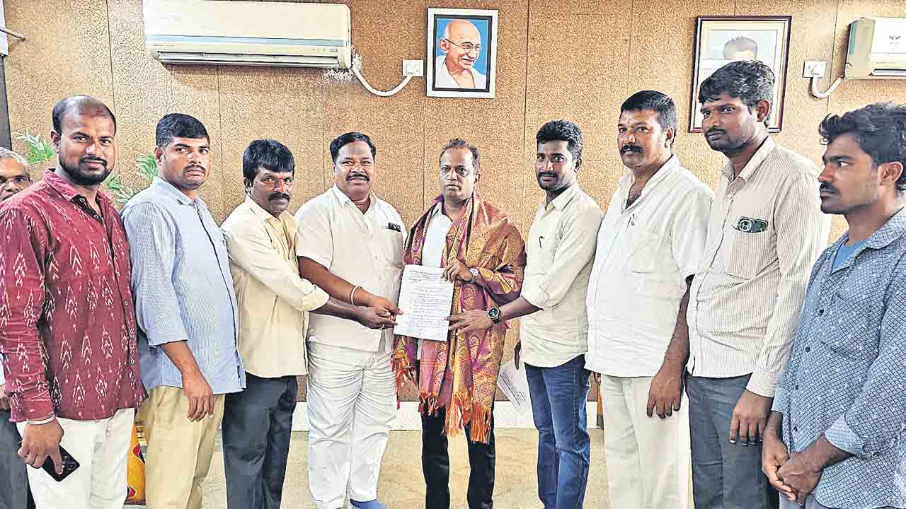 Telangana | ఇసుక లారీకి 6 వేల లంచం.. లోడింగ్‌ పేరుతో మరో రూ.వెయ్యి!