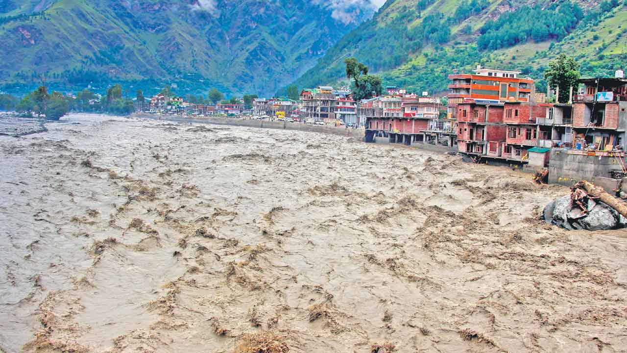 హిమాచల్‌లో వర్ష బీభత్సం