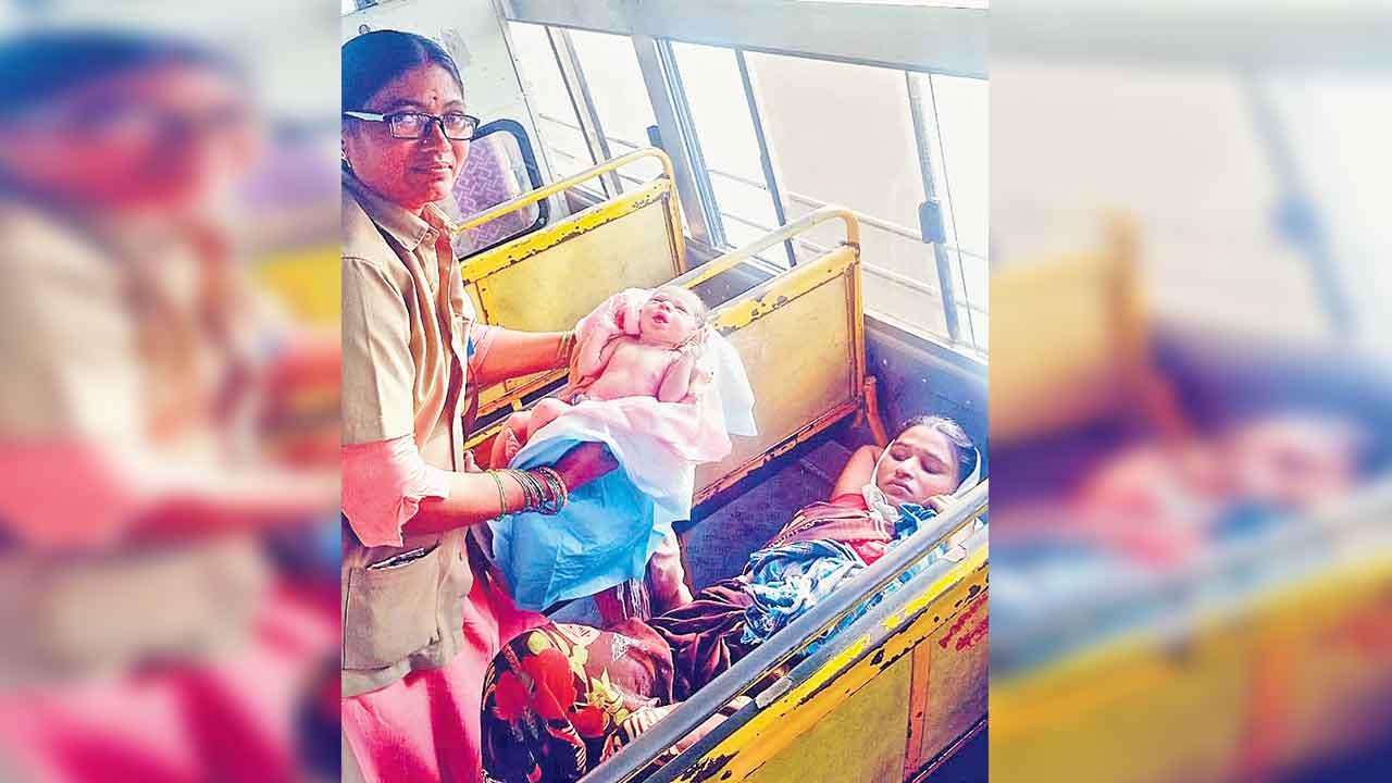 Govt Hospital | అర్ధరాత్రి నానా అవస్థలు.. సర్కారు దవాఖానలో కుర్చీలోనే కాన్పు