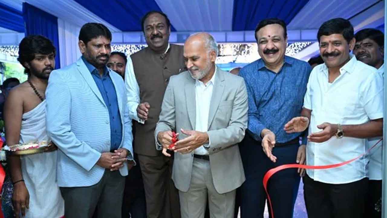 టెక్నో పెయింట్స్‌ ఎక్స్‌పీరియన్స్‌ సెంటర్‌