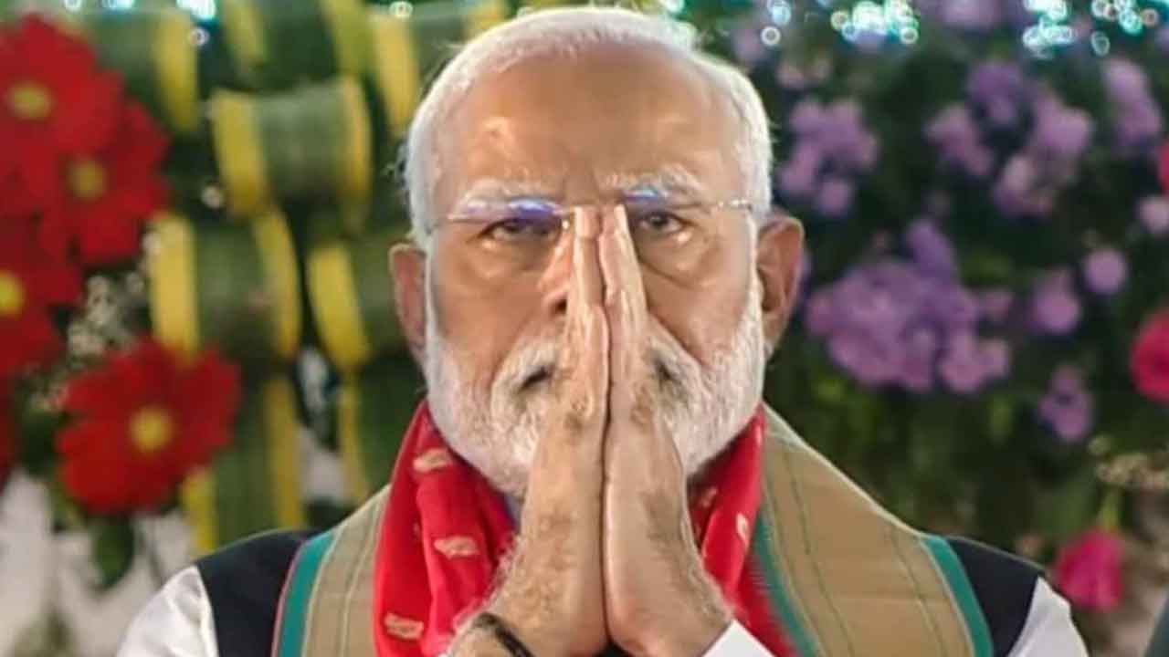 శివాజీకి శిరస్సు వంచి క్షమాపణ చెప్తున్నా