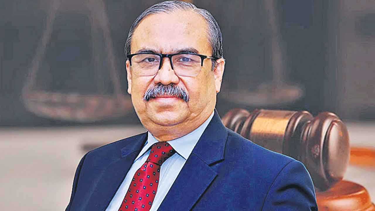 Bangladesh Crisis | బంగ్లా చీఫ్‌ జస్టిస్‌ రాజీనామా.. నిరసనకారుల ముట్టడితో నిమిషాల్లో పదవికి గుడ్‌ బై