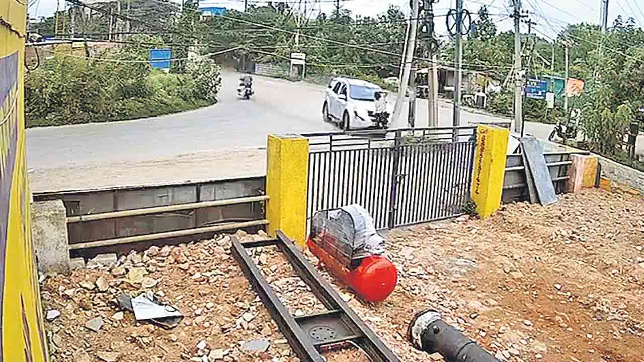 Hyderabad | మద్యం మత్తులో నిర్లక్ష్యపు డ్రైవింగ్‌.. పాదచారుడిని ఢీ కొట్టిన కారు