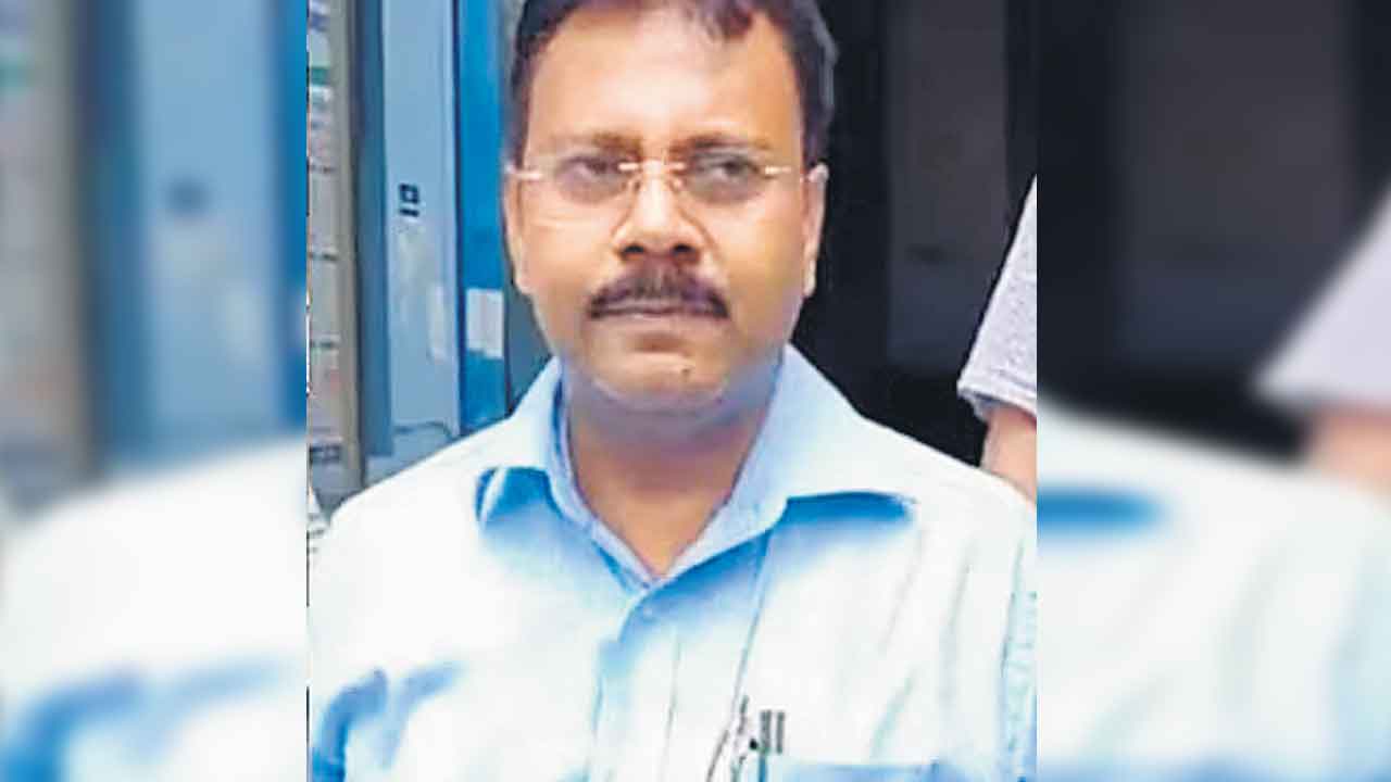 అనాథ శవాలను అమ్ముకునేవాడు!