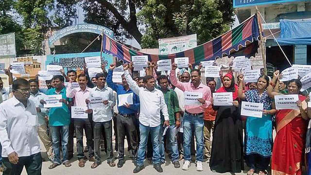 కాంట్రాక్ట్‌ అసిస్టెంట్‌ ప్రొఫెసర్లను క్రమబద్ధీకరించాలి