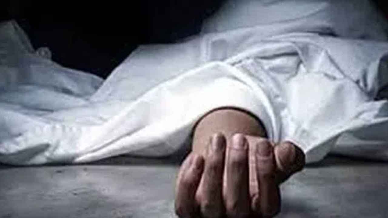 ఇన్‌ఫార్మర్‌ నెపంతో మహిళా మావోయిస్టు హత్య