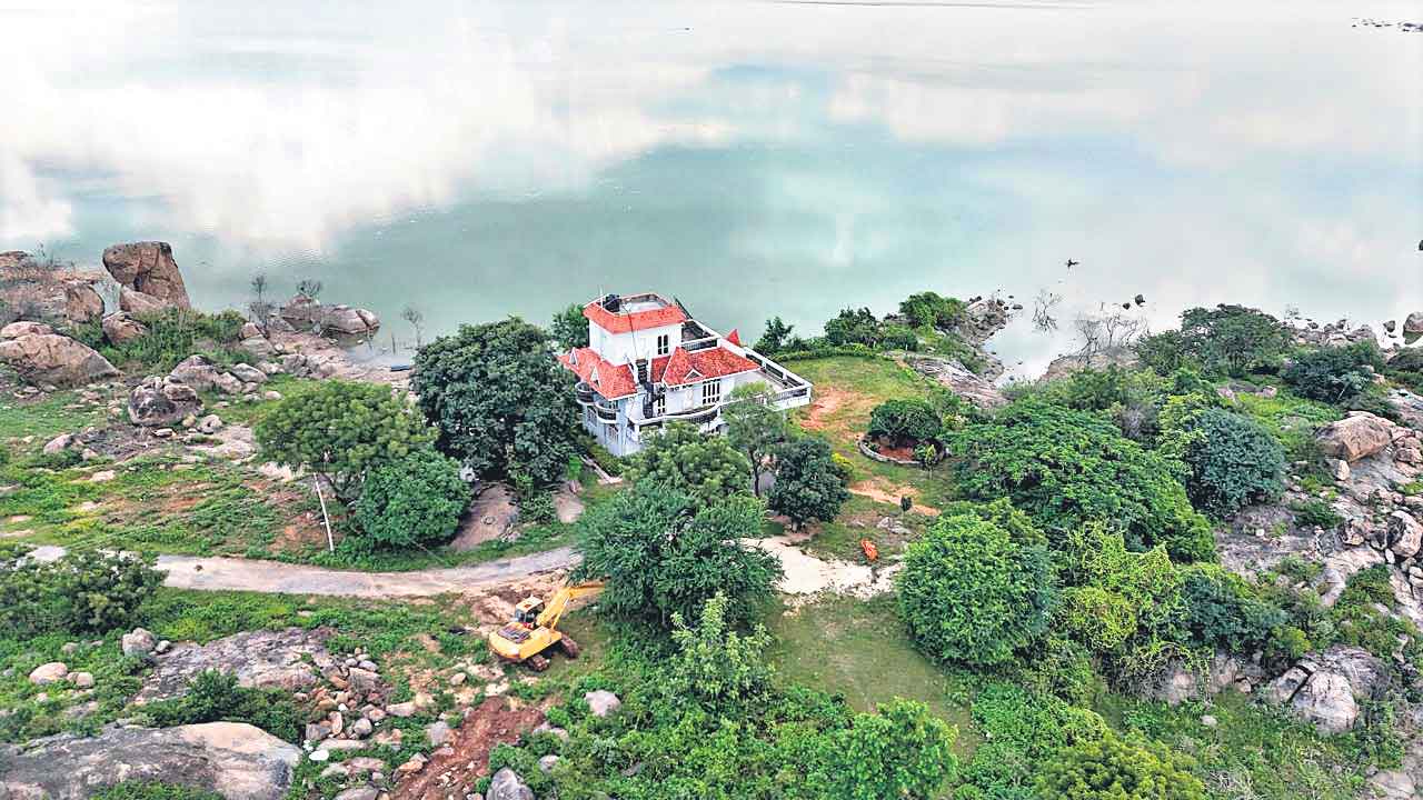 అంతా సక్రమమైతే… చుట్టూ నీళ్లెందుకు?!