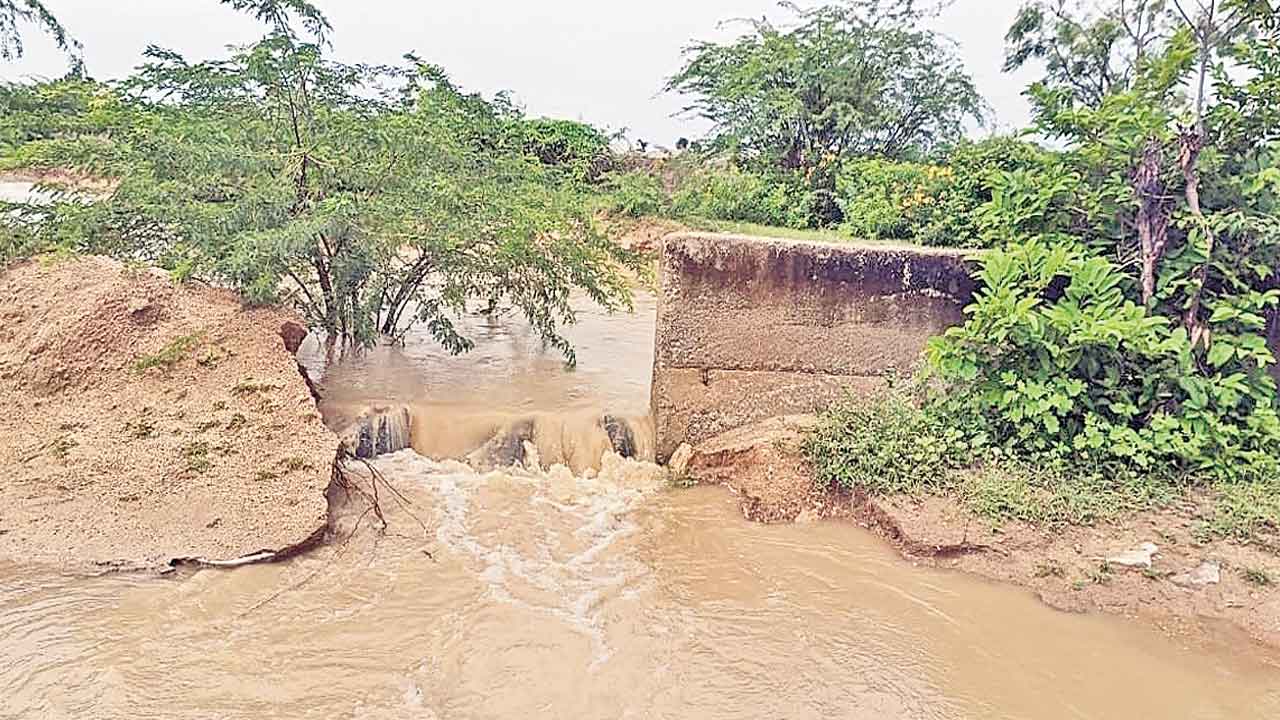 Bhadrachalam | భద్రగిరిని ముంచెత్తిన వాన.. రామాలయ పరిసరాలు, అన్నదాన సత్రంలోకి వరద
