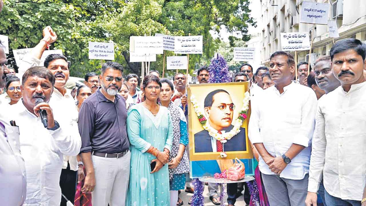 రోస్టర్‌ను కాదని పదోన్నతులివ్వడం అన్యాయం