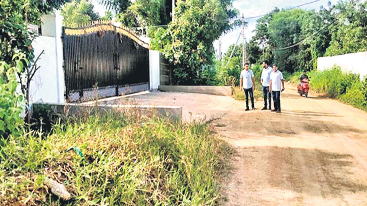 జన్వాడలో హైడ్రామా!