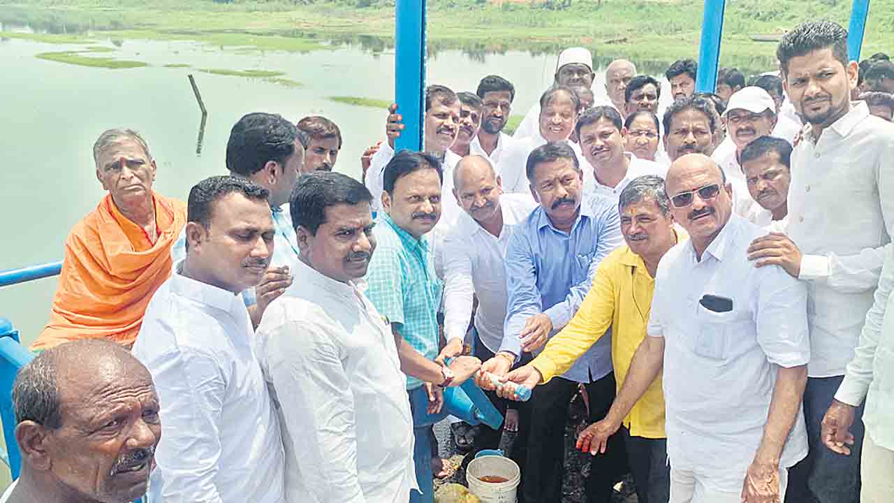 నీటిని వృథా చేయొద్దు..