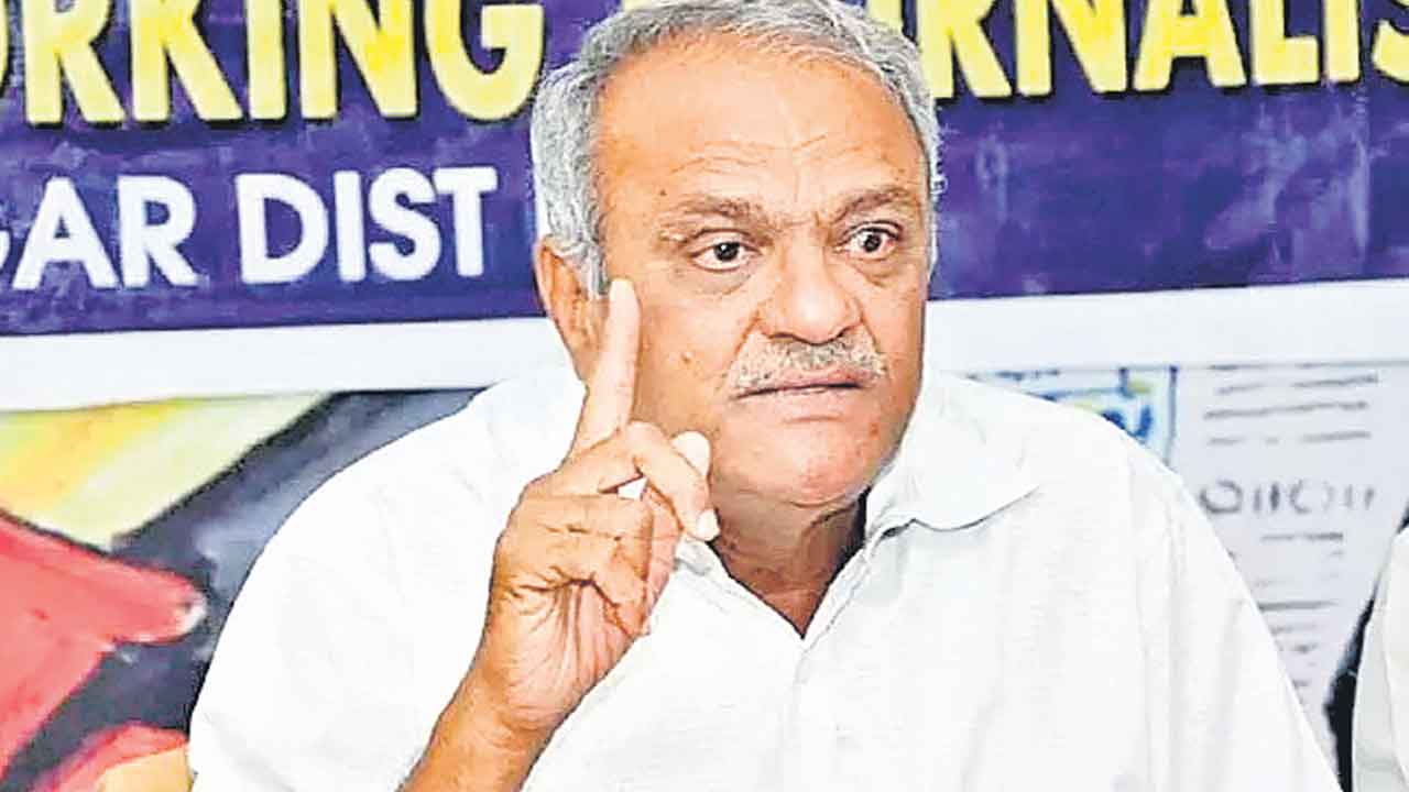 బంగ్లాదేశ్‌ పరిణామాలు మోదీకి గుణపాఠం కావాలి