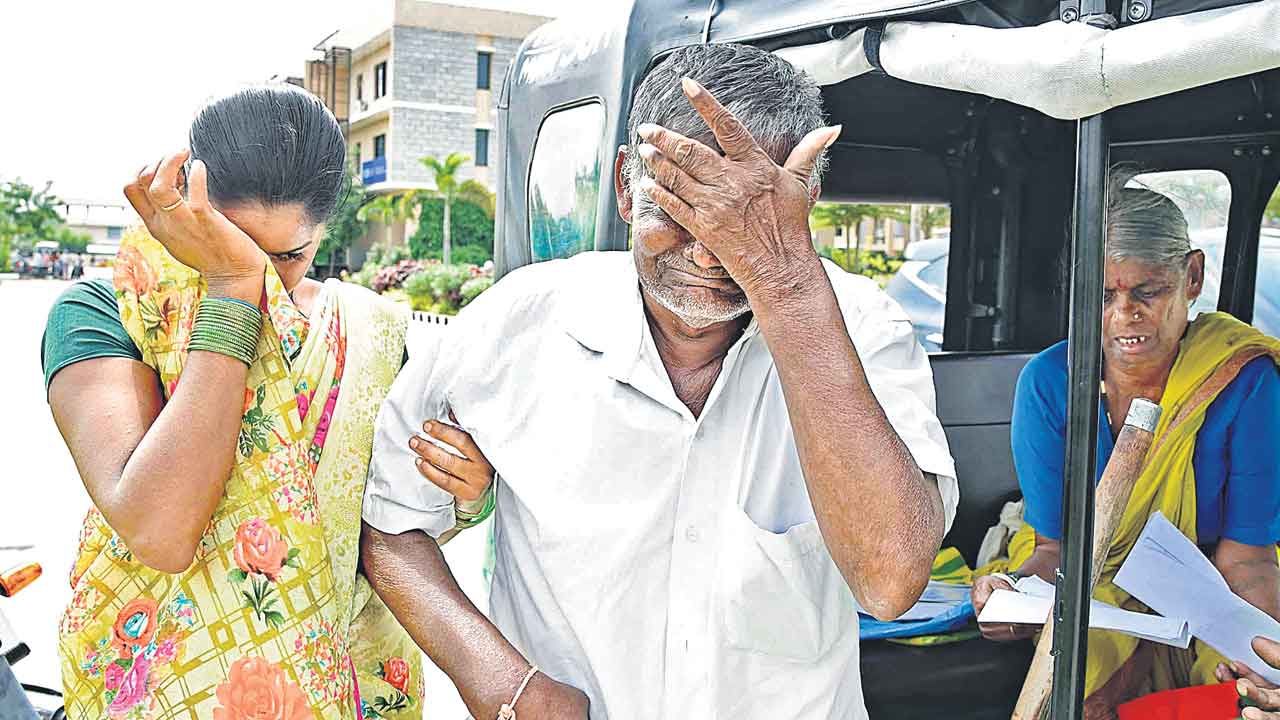 Mahabubnagar | నీకు రుణమాఫీ కాదయ్యా!