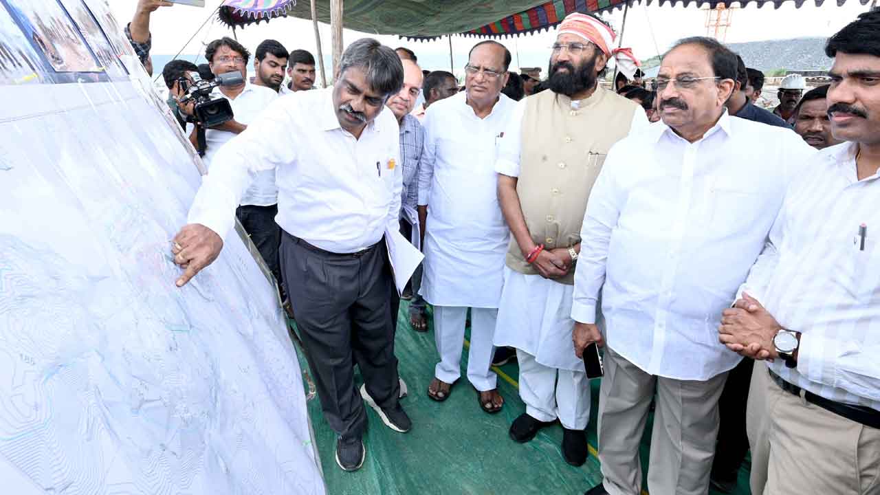 సుంకిశాలలో మంత్రుల పర్యటన