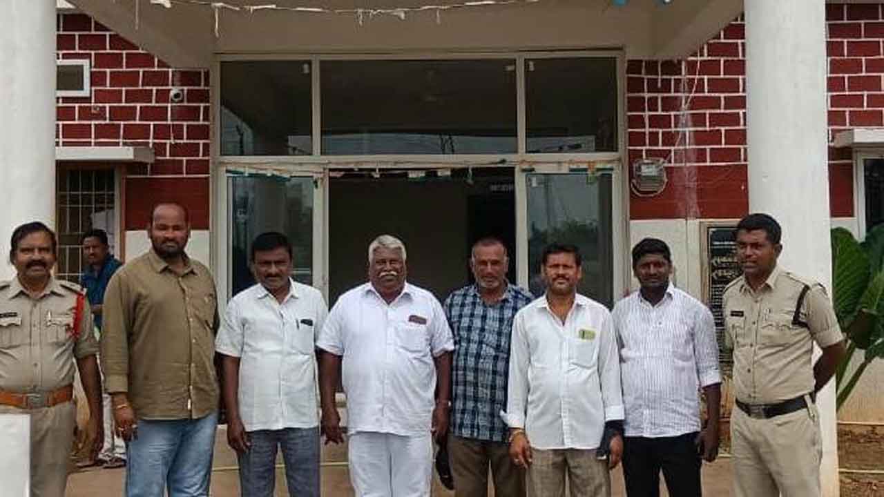 ‘చలో అసెంబ్లీ’ అడ్డగింత