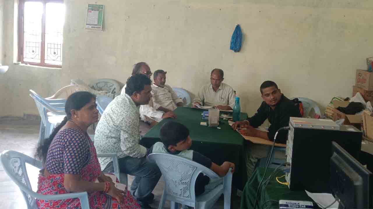 రైతుల పడిగాపులు