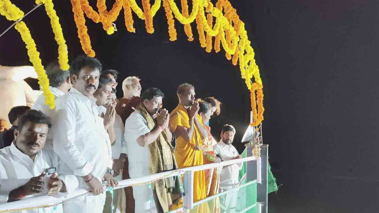 పారిశుధ్య సమస్యను పరిష్కరించాలి