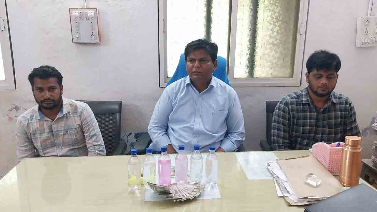 ACB Raids | ఏసీబీ వలకు చిక్కిన తహసీల్దార్‌, మరో ఇద్దరు ప్రైవేట్‌ సిబ్బంది