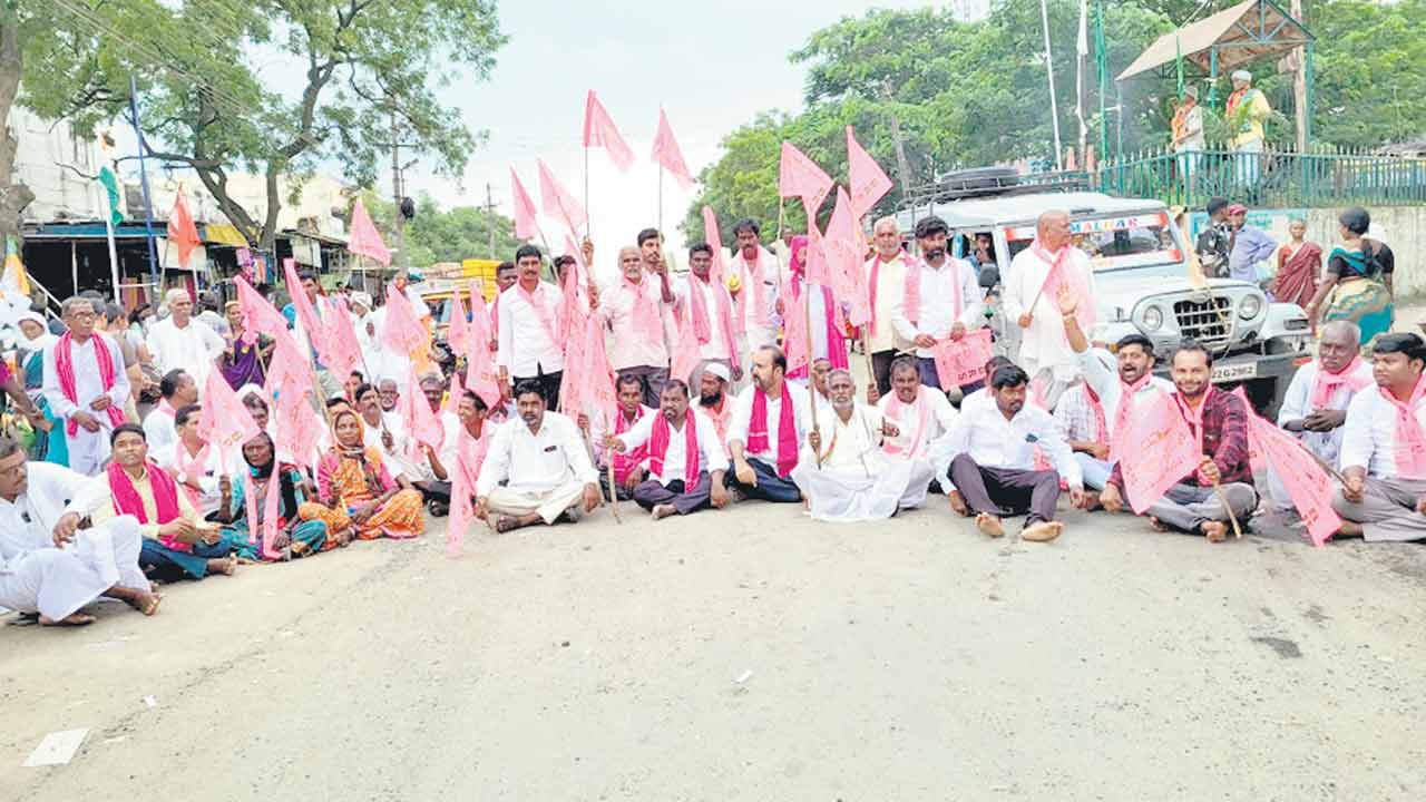 రుణమాఫీ కోసం రణం