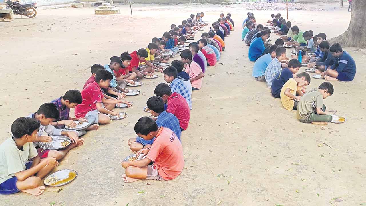 సమస్యల వలయంలో గురుకులం