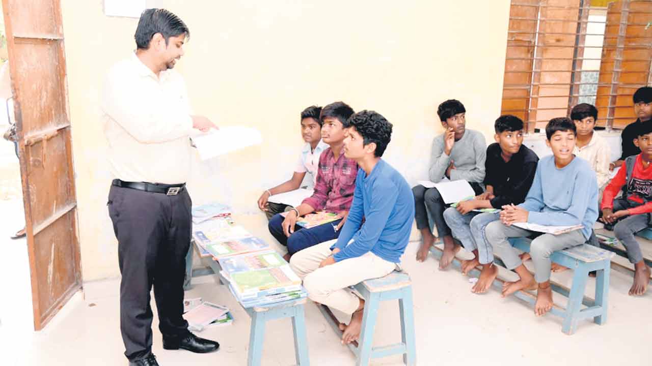 సీజనల్‌ వ్యాధులపై అప్రమత్తంగా ఉండాలి