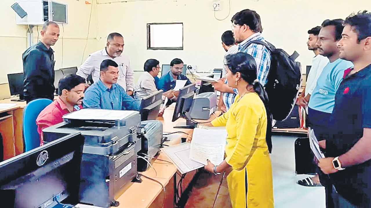 ప్రారంభమైన వెరిఫికేషన్‌