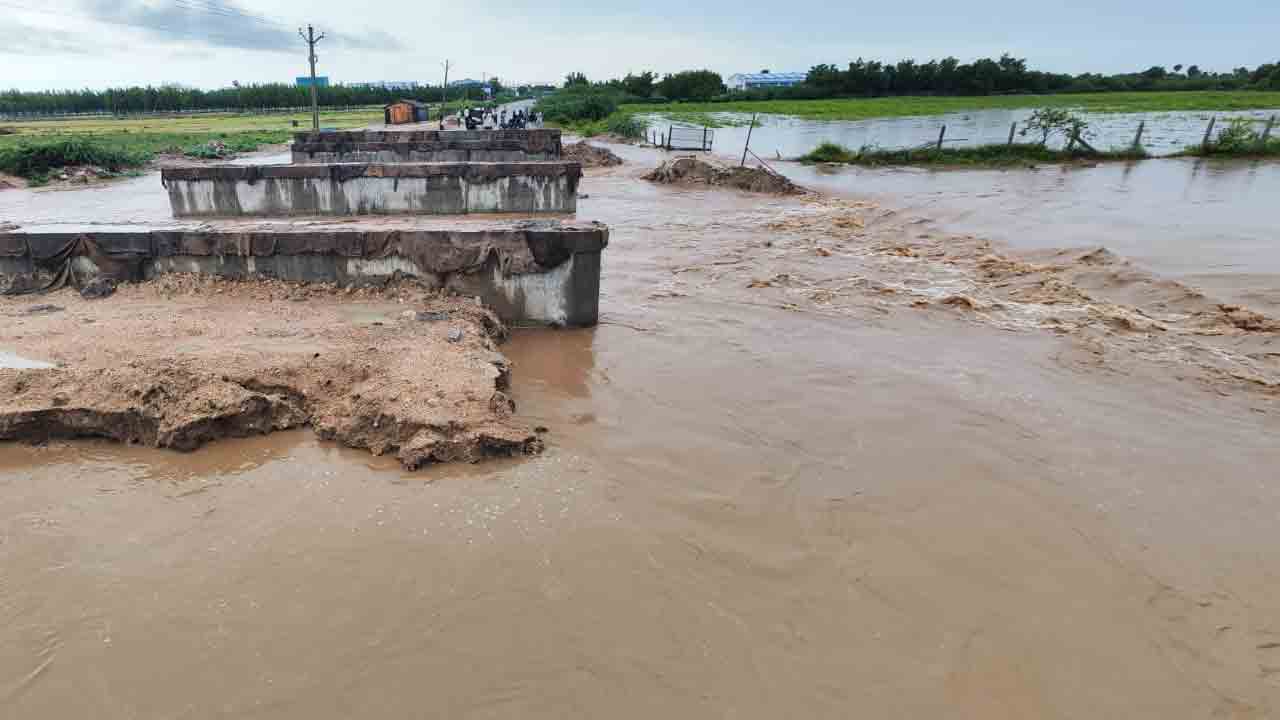 Rain | గద్వాల జిల్లాలో భారీ వర్షం.. అయిజ నుంచి ఏపీకి నిలిచిన రాకపోకలు