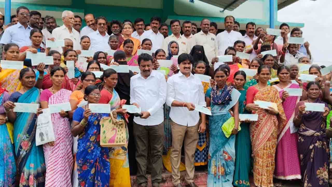 పేదలకు కల్యాణలక్ష్మి అండ