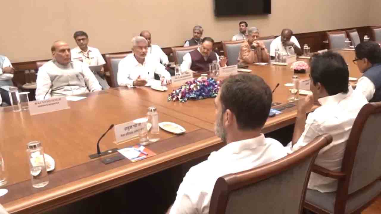 All Party Meeting | బంగ్లాదేశ్‌ సంక్షోభం.. ఢిల్లీలో సమావేశమైన అఖిలపక్షం