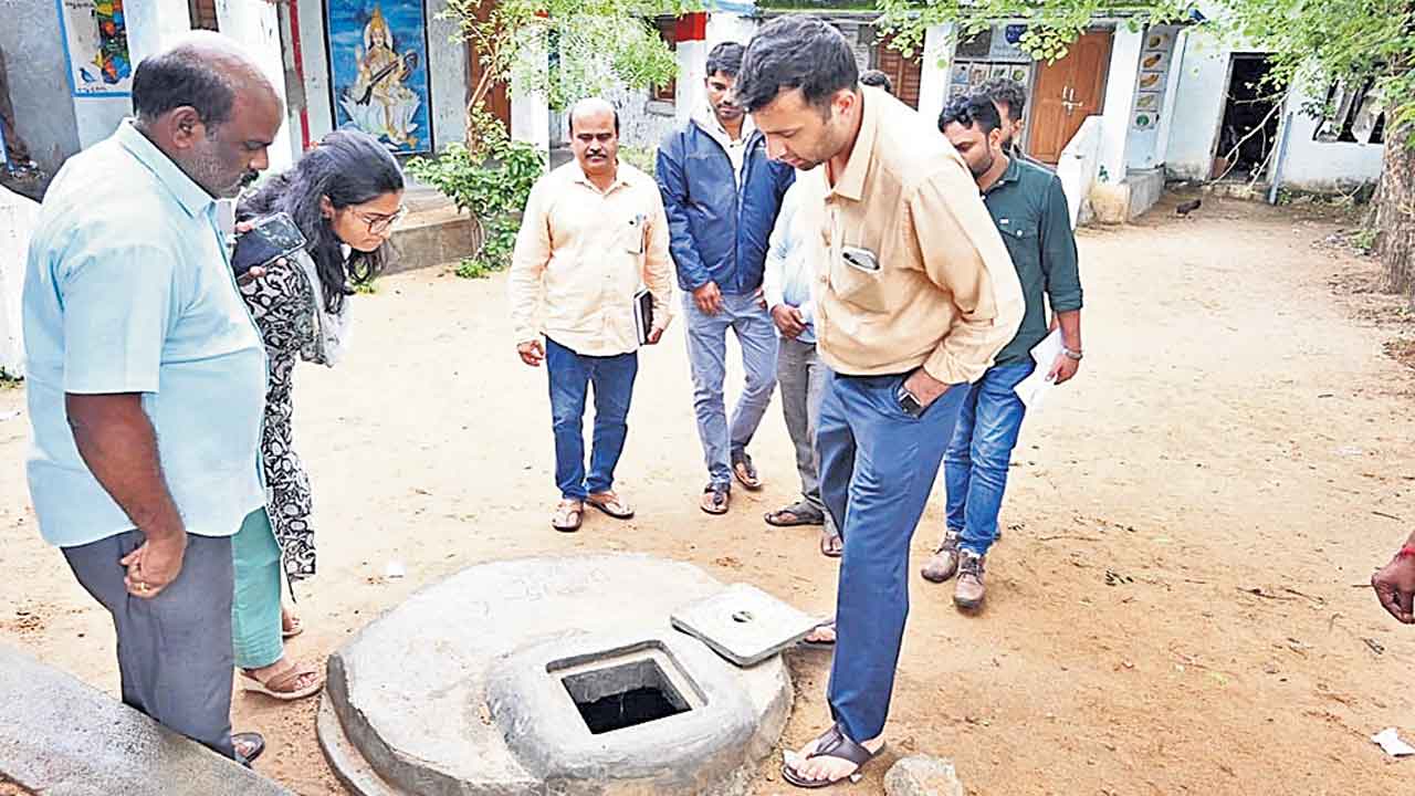 అమ్మ ఆదర్శ పనులపై ప్రత్యేక నిఘా