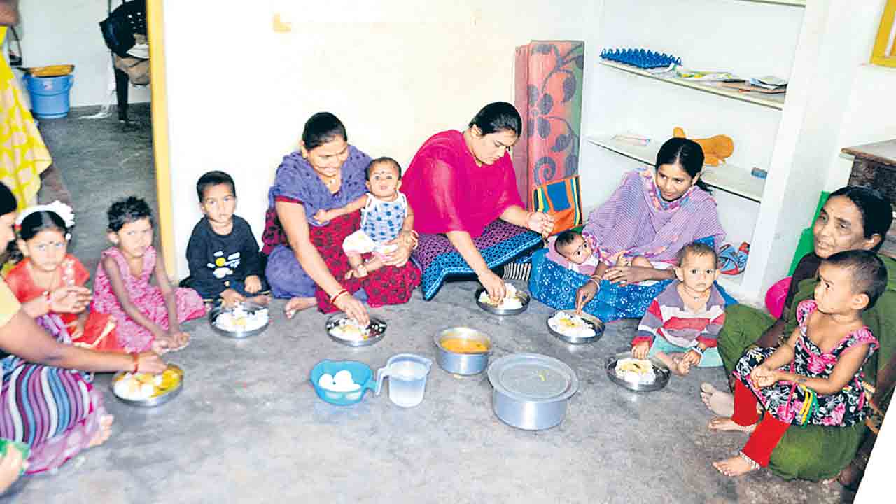 అంగన్‌వాడీలు..ఖాళీలతో అభాసుపాలు