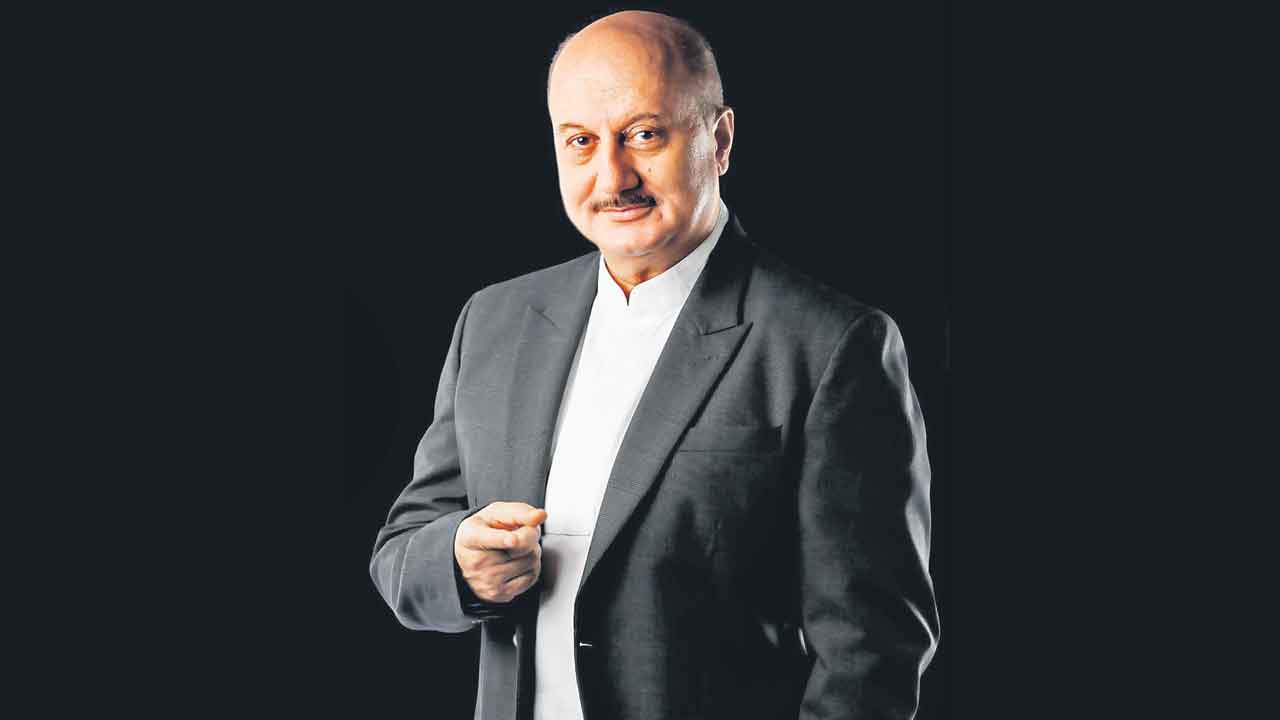 Anupam Kher | పవన్‌కల్యాణ్‌ హరిహరవీరమల్లులో అనుపమ్‌ఖేర్‌