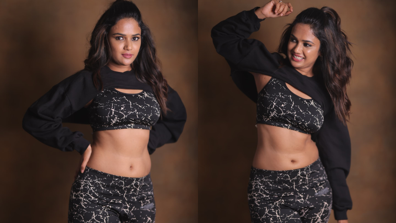 Ariyana Glory | గ్లామర్ షోతో హొయలు పోయిన అరియానా గ్లోరీ..