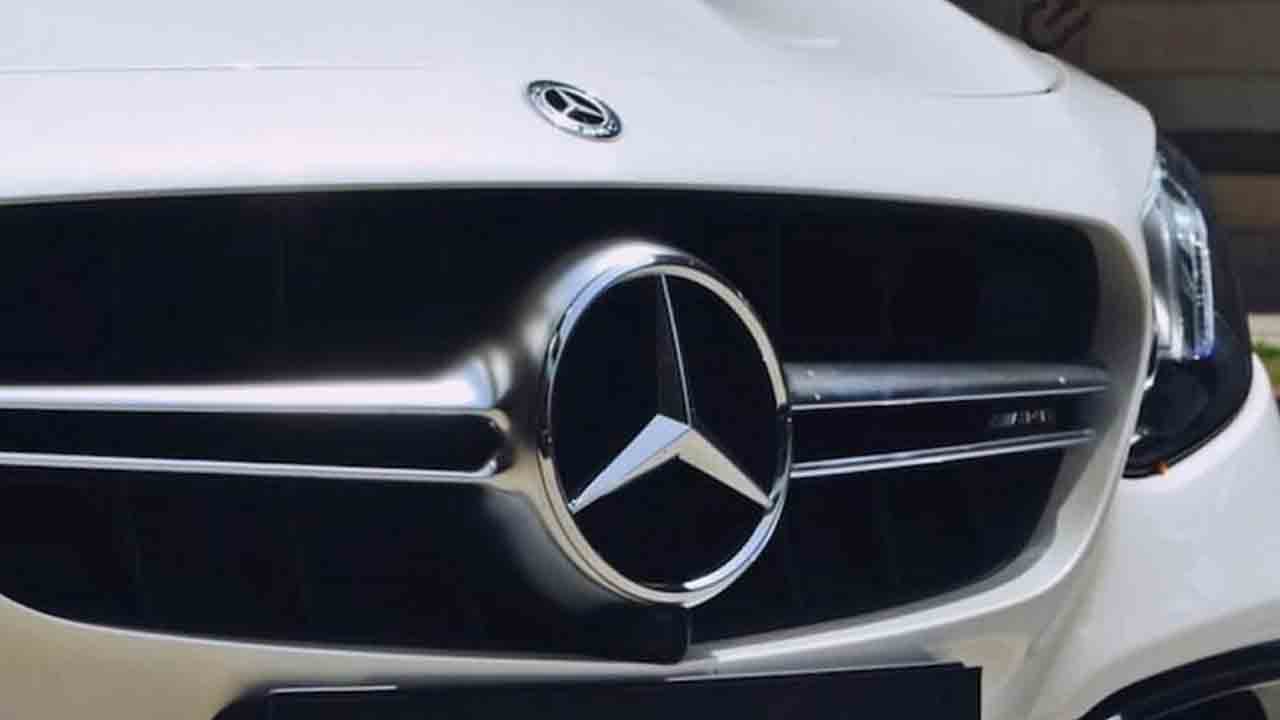 Mercedes-Benz | మహారాష్ట్ర కాలుష్య నియంత్రణ మండలి సంచలన వ్యాఖ్యలు.. మెర్సిడెజ్ బెంజ్ నిబంధనలు ఉల్లంఘిస్తున్నదని ఆరోపణ..!