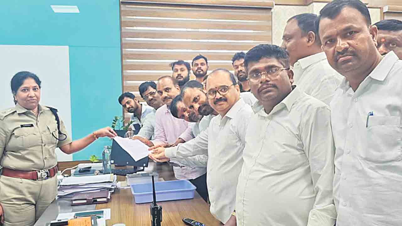 టెన్షన్‌..టెన్షన్‌