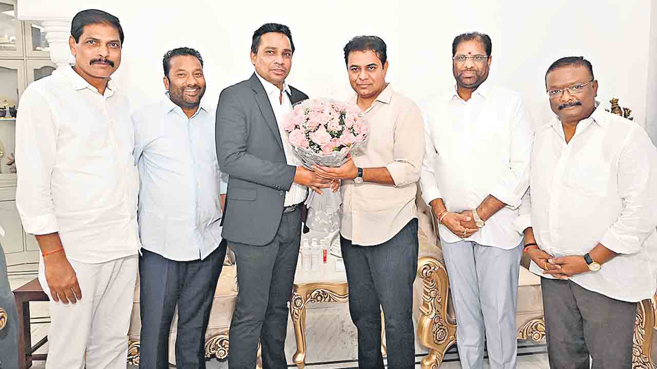 పదేండ్ల బీఆర్‌ఎస్‌ పాలన భేష్‌!