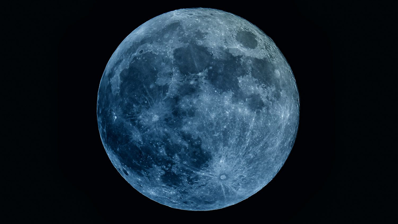 Super Blue Moon | రేపు వినీలాకాశంలో కనువిందు చేయనున్న సూపర్ బ్లూమూన్..!