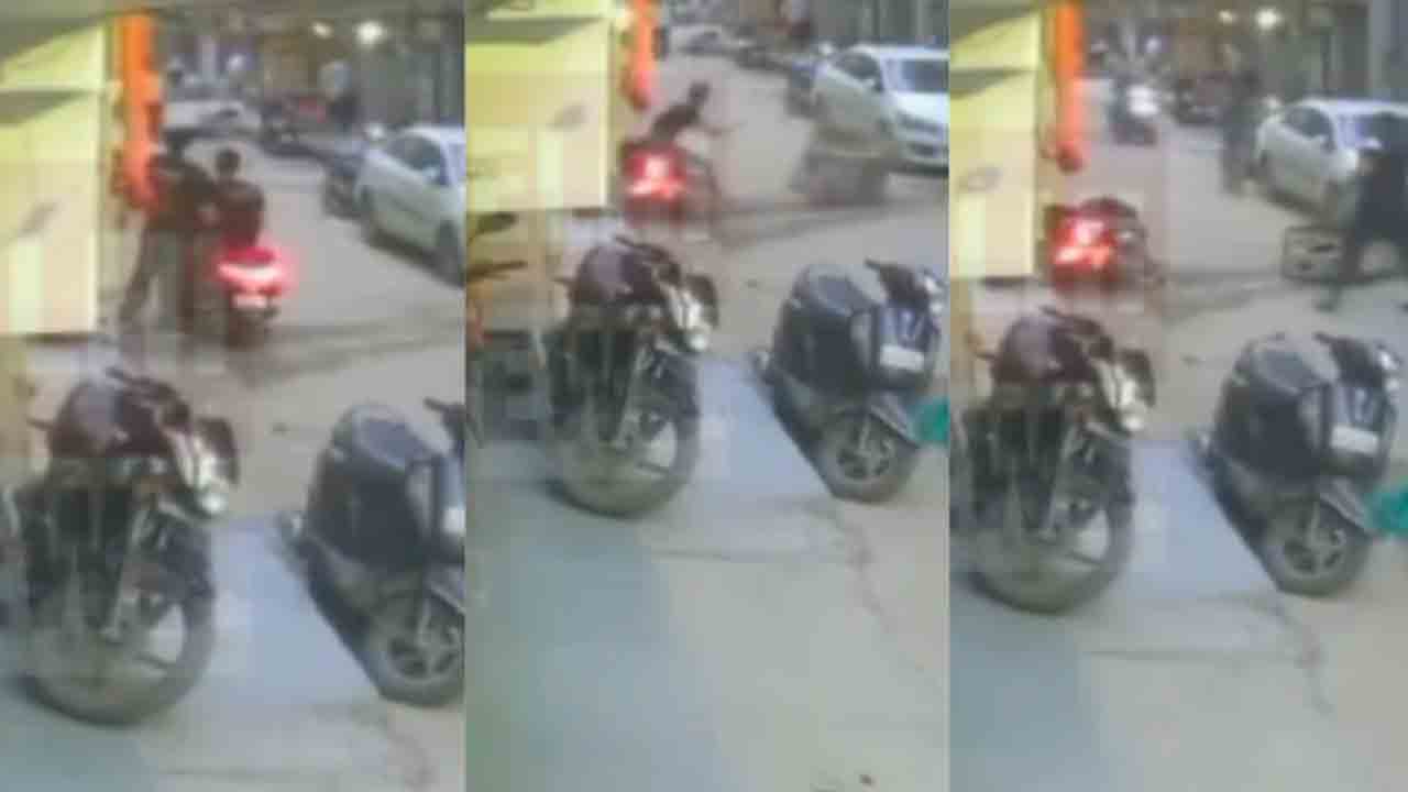 Boy Dies After AC Falls | బిల్డింగ్‌ పైనుంచి ఏసీ పడటంతో బాలుడు మృతి.. వీడియో వైరల్‌